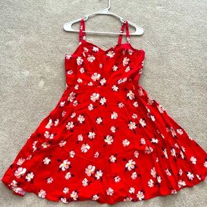 Cami flower dress from Old Navy, never worn! Size: Medium